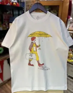 マクドナルドTシャツ　傘をさすドナルド　Lサイズ