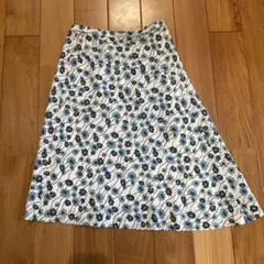 【値下げ】　コットン⭐︎花柄ひざ丈フレアスカート