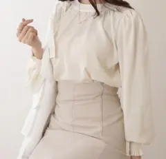 ブラウス バルーンスリーブ