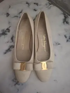 フェラガモパンプス