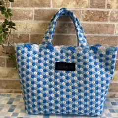 ハンドメイド かわいいお花刺繍のトートバッグ