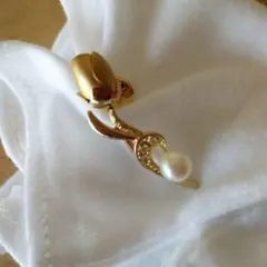 パールチューリップピンブローチ