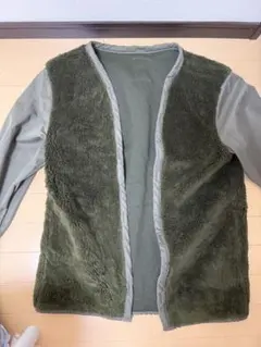 オリーブ色フリースジャケット