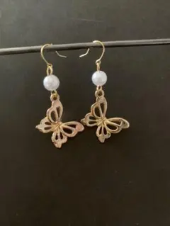 ゴールドバタフライピアス