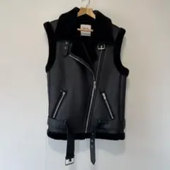 ZARA 黒のライダースベスト　美品