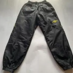 Umbro ブラック ピステパンツ　140