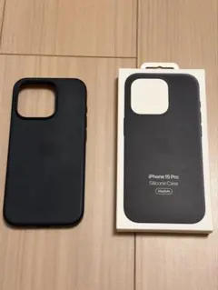 純正 iPhone15 Pro シリコンケース・ブラック