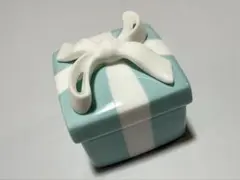 TIFFANY＆Co. ミニブルーボウボックス リボン オブジェ小物入れ 陶器のサムネイル