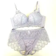 Charm MAKE BODY ブラジャー ショーツ セットのサムネイル