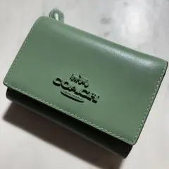 未使用級✨COACH コーチ グリーン 三つ折り 財布 ウォレット 現行