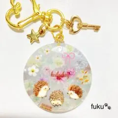 レジン飛びつき猫ちゃんチャーム - メルカリ