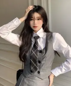 SHEIN グレーベスト 制服 韓国 LIVE参戦のサムネイル