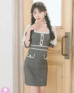 Tika ［韓国ドレス］袖ありパフスリーブスクエアネックタイトミニドレス