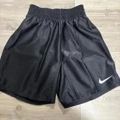 Nike ナイキ　黒　ハーフパンツ　キッズ　Sサイズ　130㎝140cm