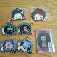 鬼滅の刃　キーホルダー　缶バッチ　炭治郎　伊之助　禰豆子