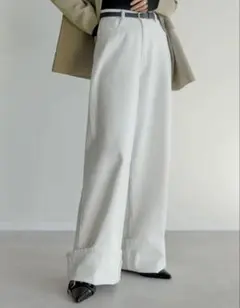 リエディ　コットンロールアップワイドデニムパンツ ホワイト　Mサイズのサムネイル