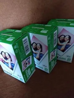 【大人気】instax mini フィルム 20枚入り 3パックセット（60枚）