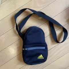 アディダス サコッシュ　ショルダーバッグ