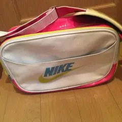 NIKEエナメルバック