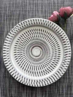 小石原焼　宝山窯　とびかんな皿約16cm 新品アウトレットのサムネイル