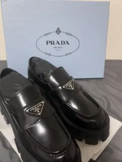 PRADA ブラッシュドレザー ローファー 箱付きのサムネイル