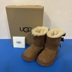 と*ん様 UGG キャメルカラー ベビーブーツ リボン付き