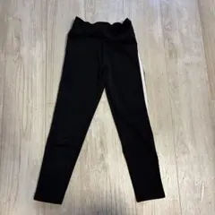 UNIQLO ブラック　サイドホワイトライン