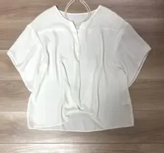 2回着　美品　グリーンレーベルリラクシング　スキッパー　とろみ　洗える　ブラウスのサムネイル
