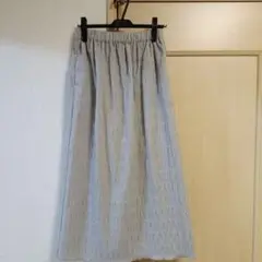 凹凸感のある素材 ロングスカート グレー系のサムネイル