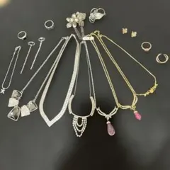 まとめ売り アクセサリー ネックレス リング ブローチ等のサムネイル