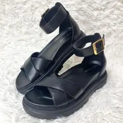 極美品✨COLE HAAN クロスレザーサンダル　厚底 黒 23.5のサムネイル