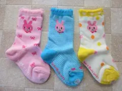 10．ミキハウス・ホットビスケッツ靴下３足セット（17－19）