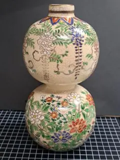 薩摩 金彩色絵 群鶴飛紋 細密画 沈香壷 高125cm 美品(A596) 薩摩 金彩色絵 群鶴飛紋 細密画 沈香壷 高125cm 美品(A596) - メルカリ