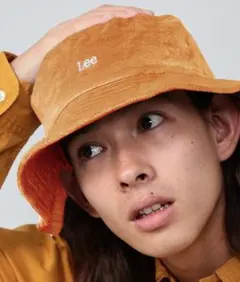 新品タグ付き　Leeリーロゴ バケットハットオレンジ（M）4620円を