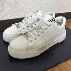 美品！MONCLER モンクレール スリッポン スニーカー ホワイト - メルカリ