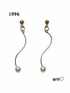 1996 ゴールド　ロング　パール　揺れる　ピアス　イヤリング　ハンドメイド