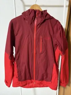 MOUNTAIN HARDWEAR マウンテンパーカー レッド
