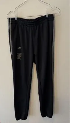adidas yeezy calabasas トラックパンツ　ラインパンツ