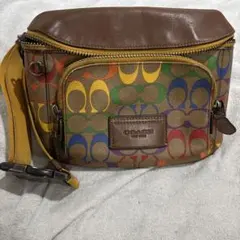 COACH ボディバッグ シグネチャー レインボー