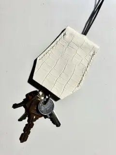クロコ型押し　ハンドメイド　本革　キークロシェット キーケース　白　WC
