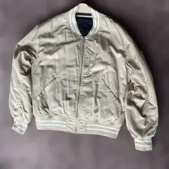 GU ジーユー　ブルゾン　L