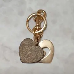 COACHコーチ　シグネチャーダブルハートCロゴバックチャームキーホルダー