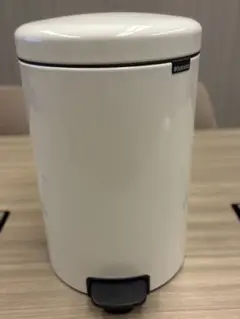 brabantia ブラバンシア ペダル式ごみ箱 20Lのサムネイル