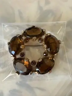 ブラウン　ガラス　ビンテージ風ブローチ イギリス製