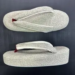 特価　高級草履　低反発　レース　グレージュ　前坪えんじ　カットワーク