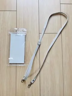 ホワイト ショルダーバッグ