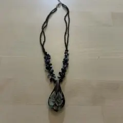 ビーズと樹脂製花デザインネックレス　ヴィンテージ