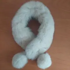 クリーム色ファーショール ポンポン付き(シルバーフォックス)