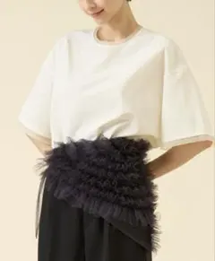 新品タグ付き✨martinique ブライトローンTブラウス　オフホワイトのサムネイル
