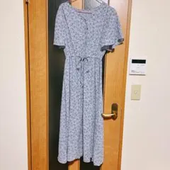 GU 花柄Vネック半袖ワンピース